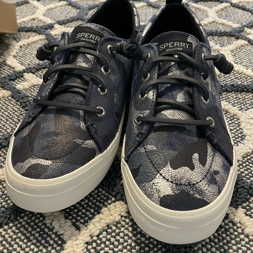 New in box! Sperry Crest Vibe camo navy shoes. Size 8.5.